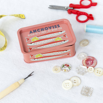 31941-mini-storage-tin-with-lid-anchovies-lifestyle