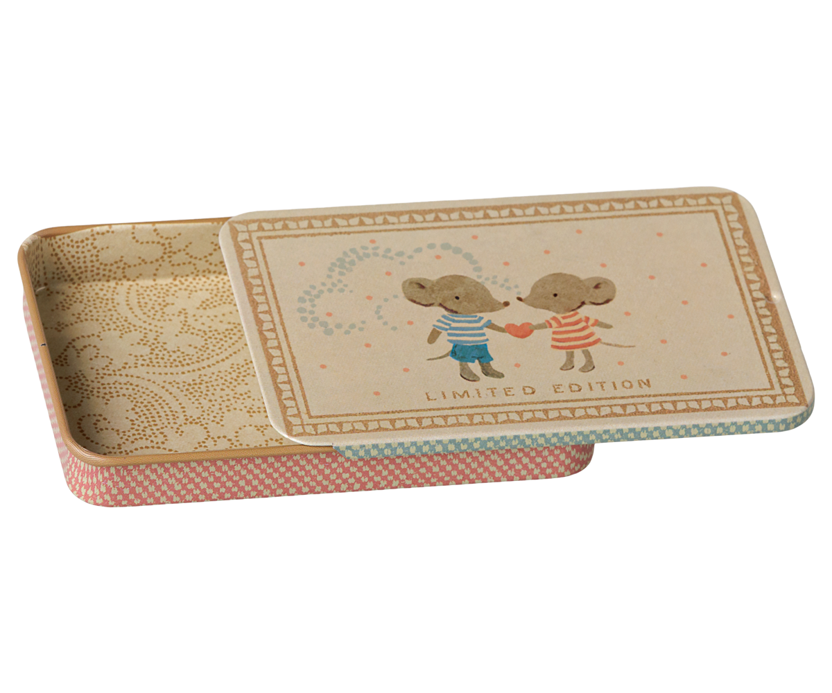 COLOURBOX72070709