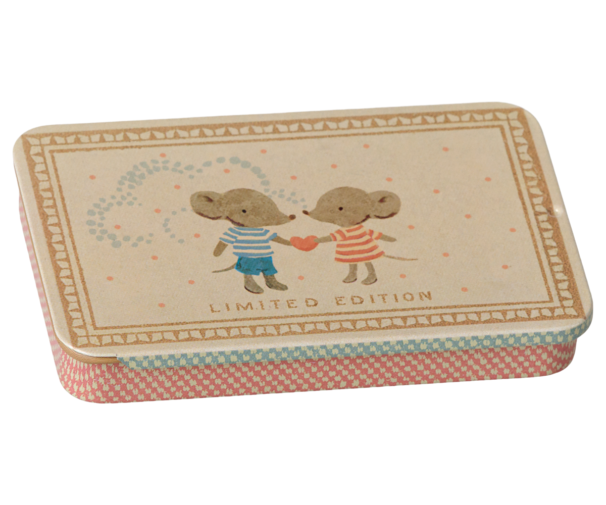COLOURBOX72070710