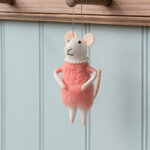 31426-mouse-felt-decoration-with-pearl-necklace_lifestyle