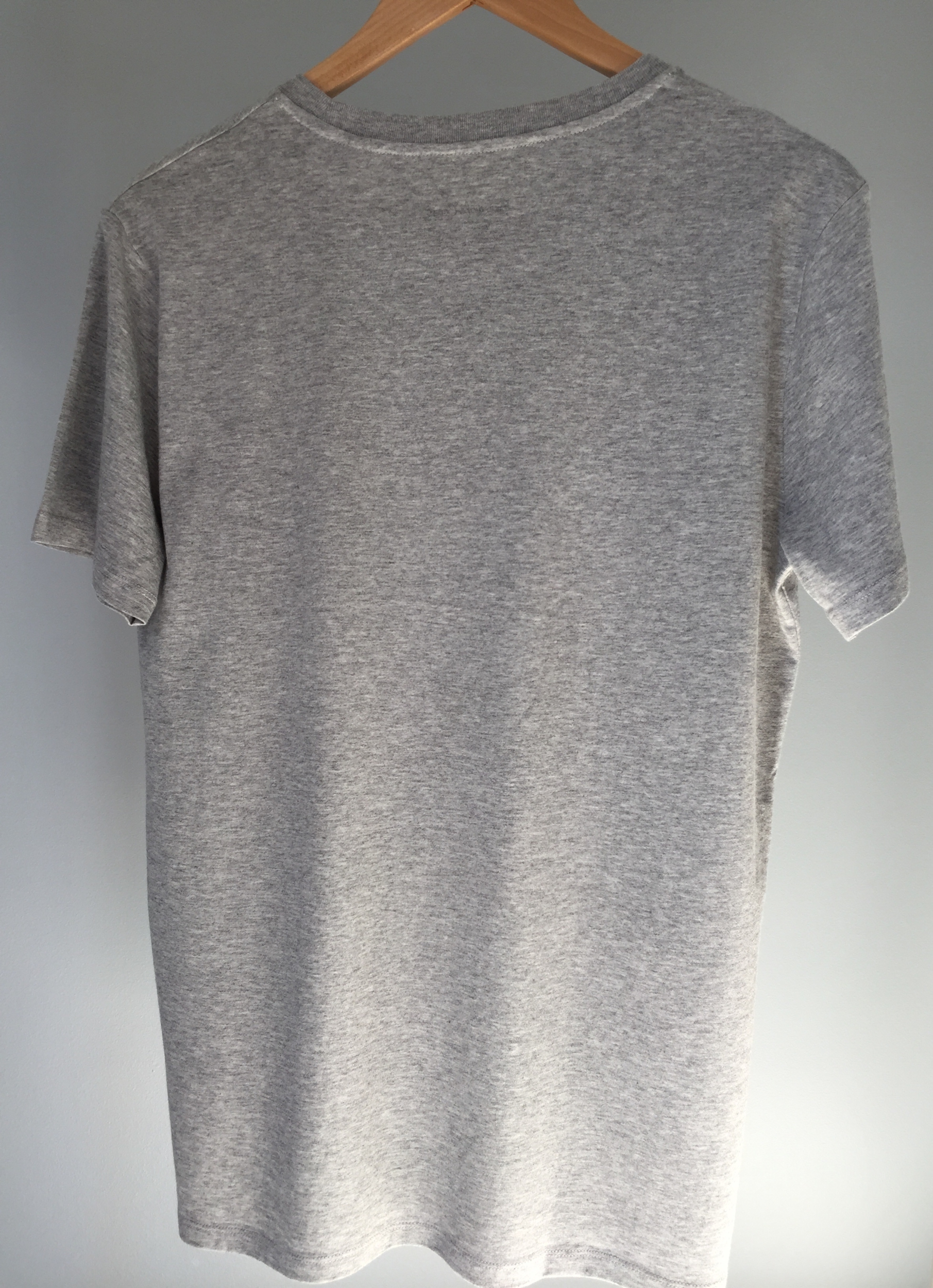ts gris homme dos