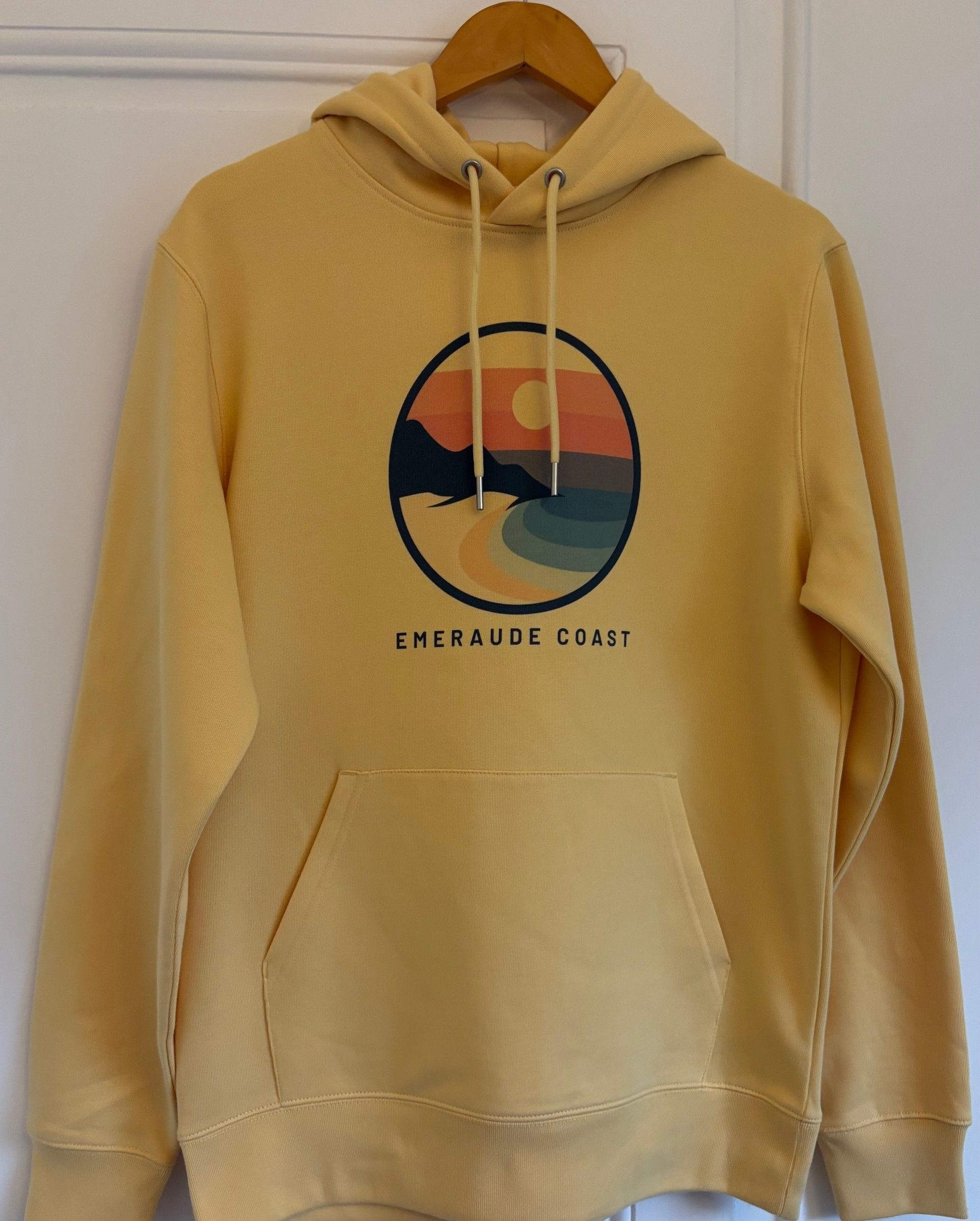 sweat adulte jaune coucher de soleil emeraude coast 2-compressed
