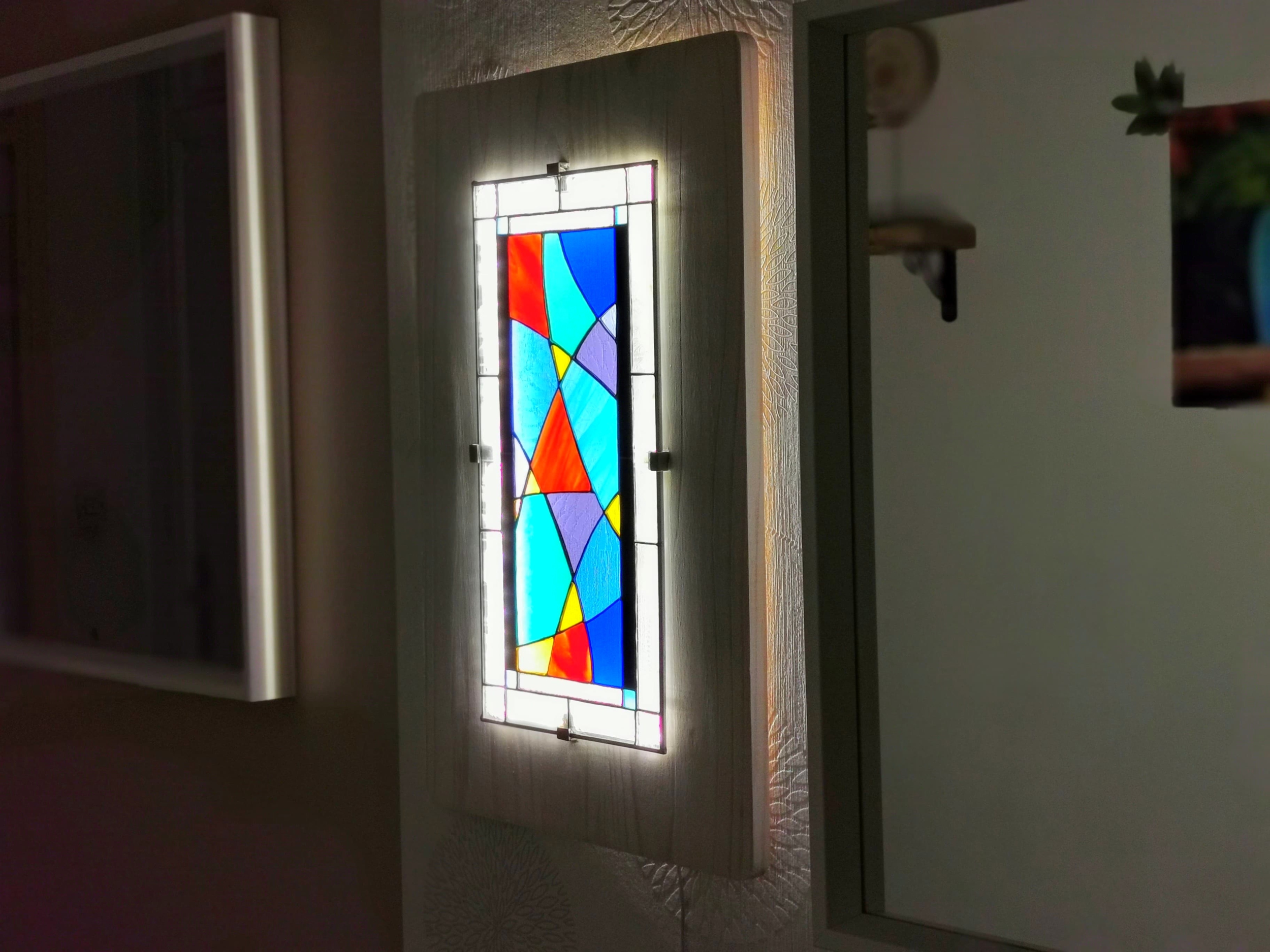 Création panneau vitrail sur bois et lumière LED, pour une décoration originale FOKC100f_360€
