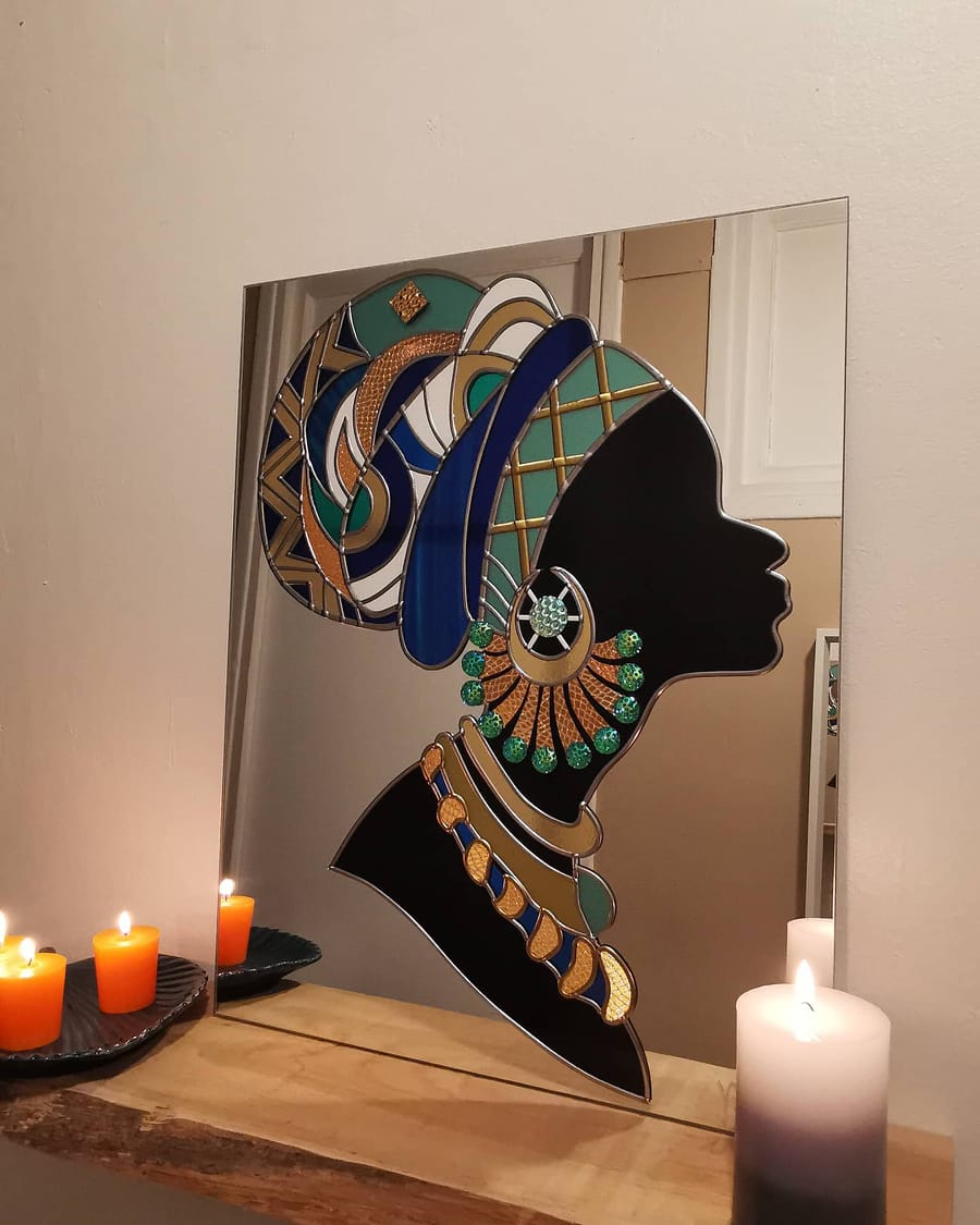 Femme africaine sur miroir, technique SGO pour décoration dintérieur KCSGO004g_155€