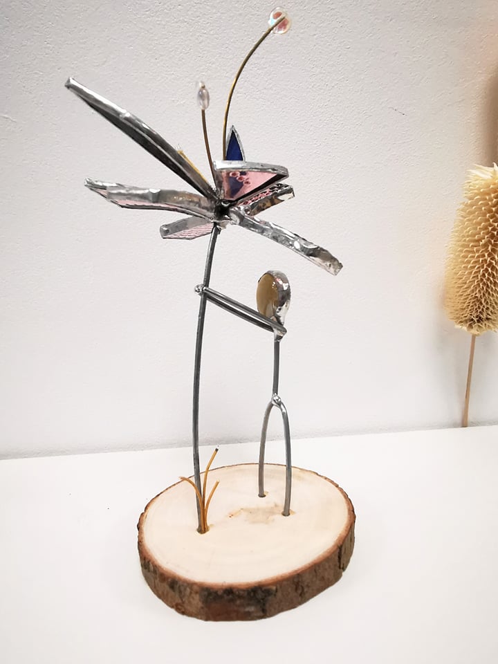 Figurine Kimy's en fil de fer et verre, scène symbolique FIG010_32€