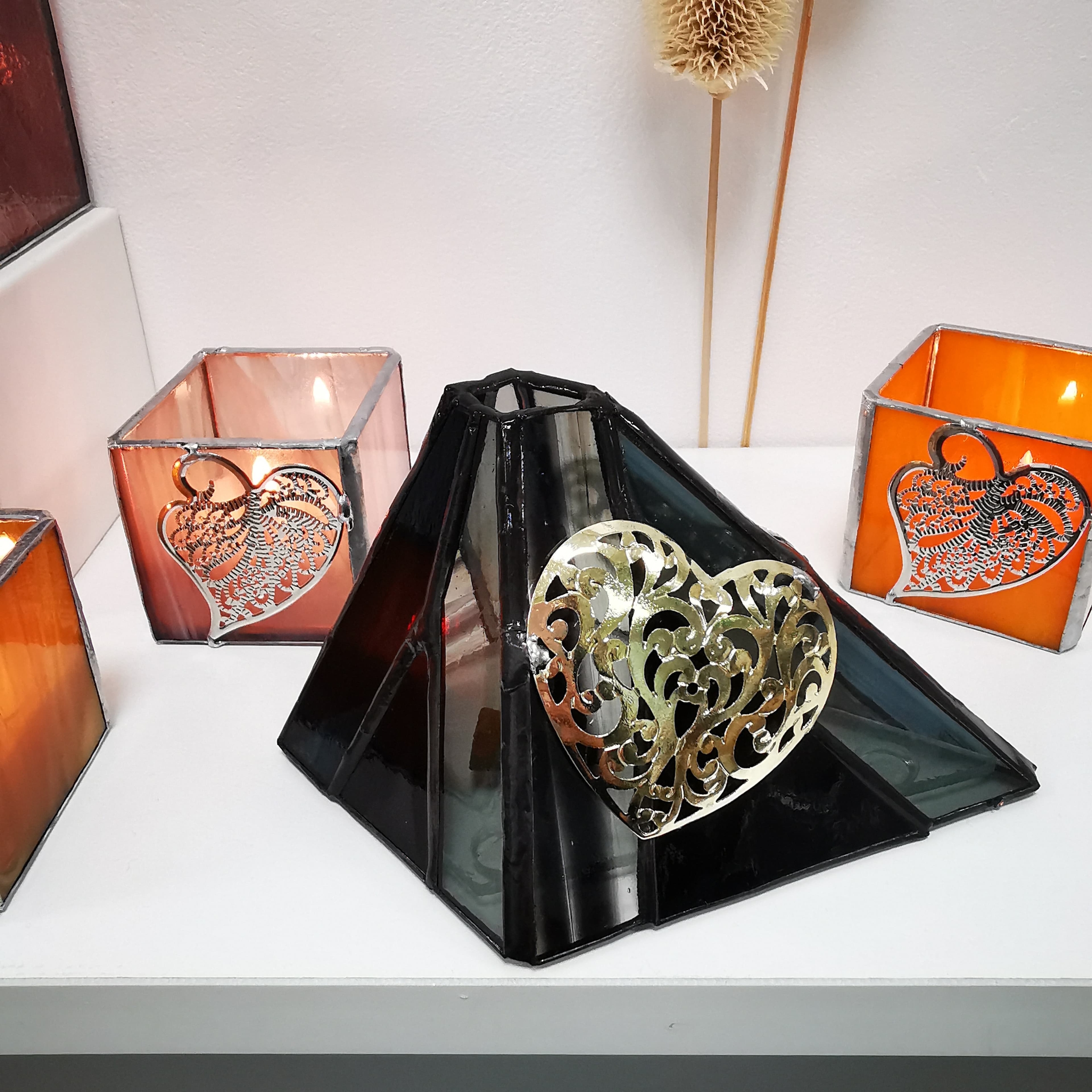 Porte-encens en vitrail noir au coeur or FOKC235c_32€