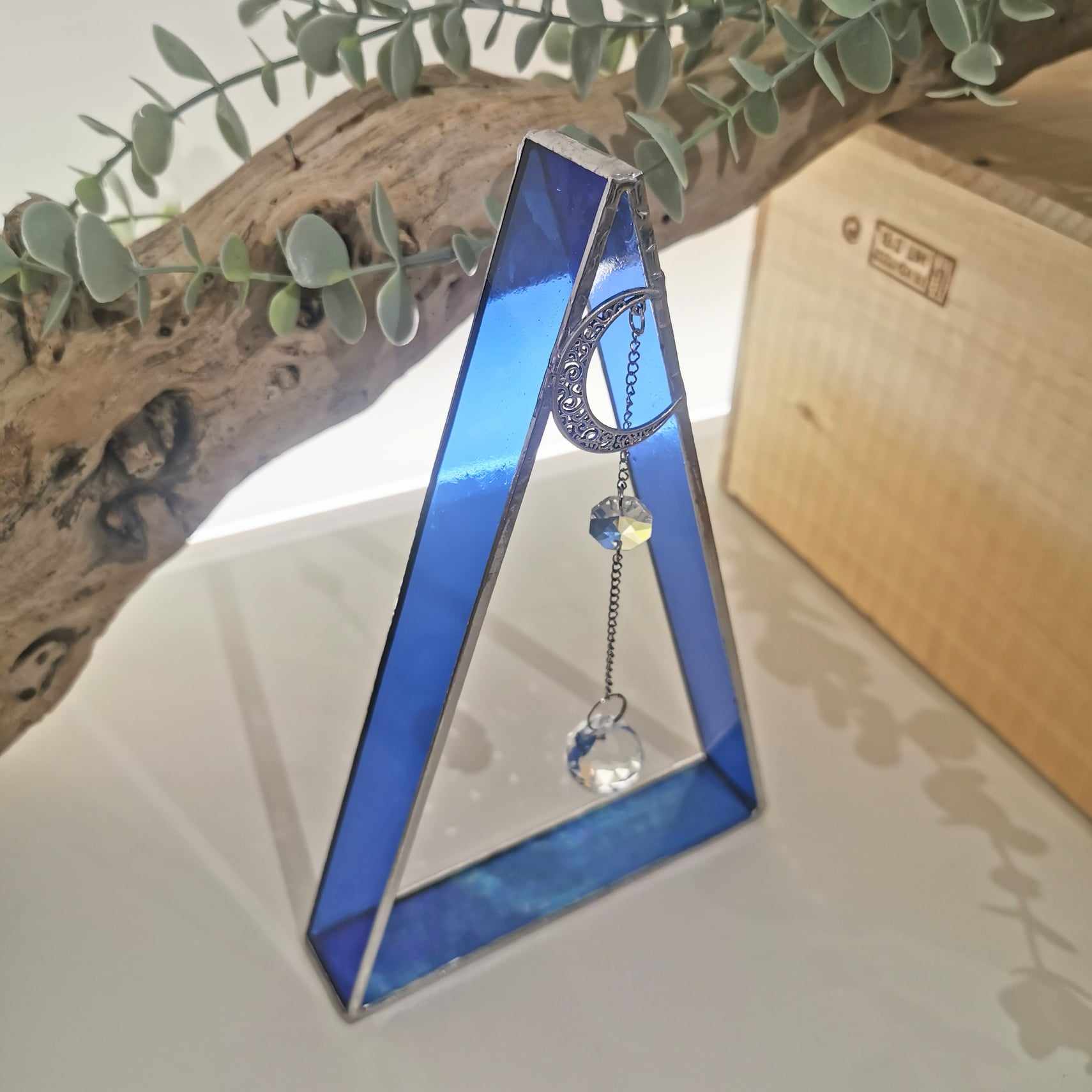 SPIRIT triangle en verre bleu et lune métal FOKC479_60€