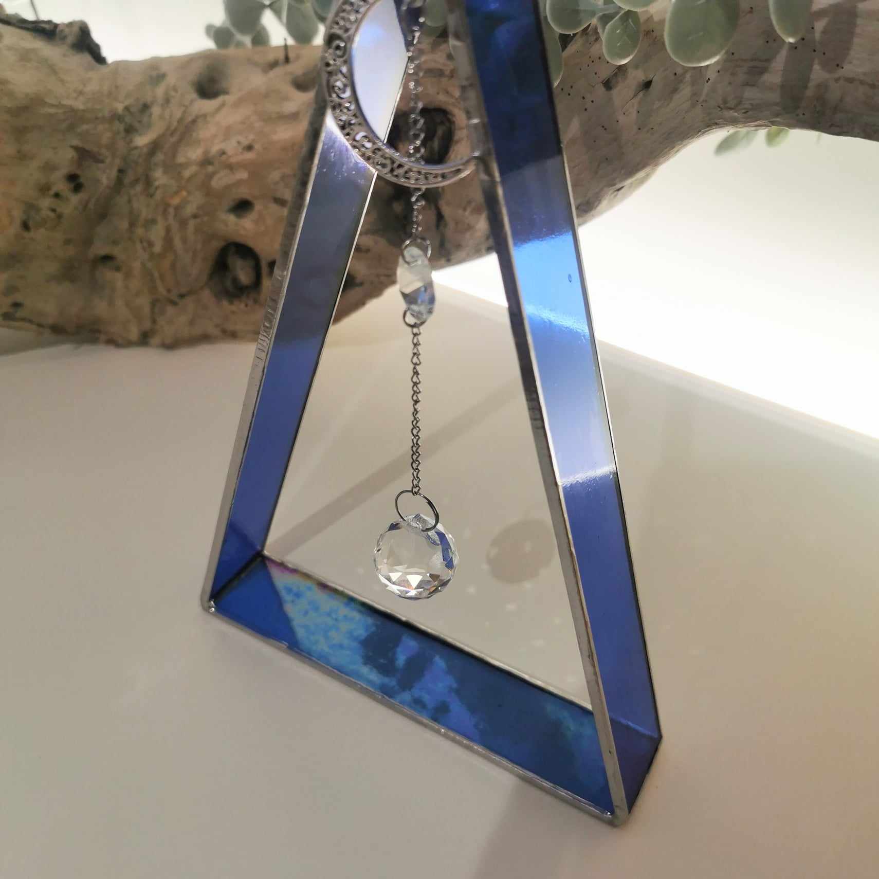 SPIRIT triangle en verre bleu et lune métal FOKC479c_60€