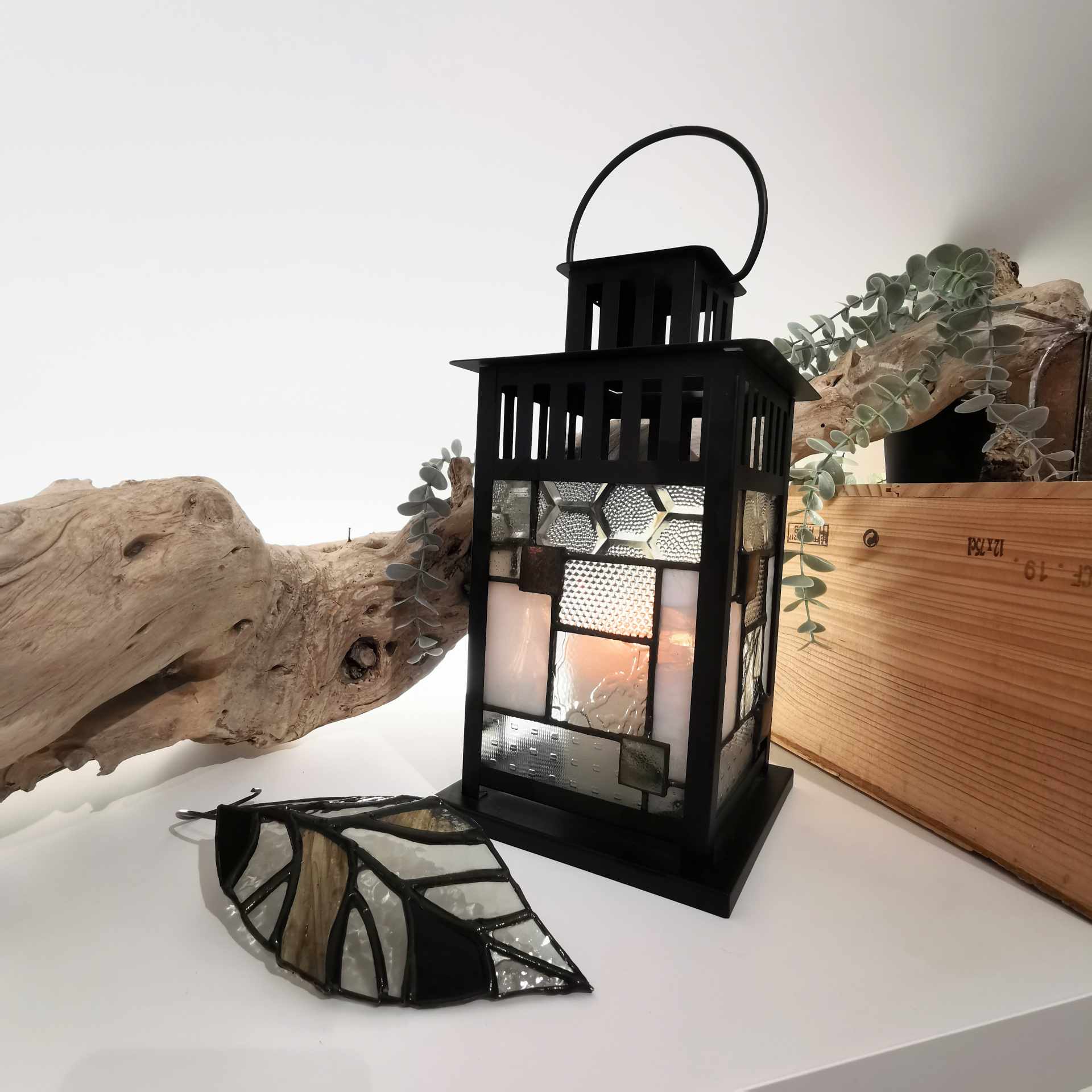 Lanterne métal noir vitrail FOKC545c_160€