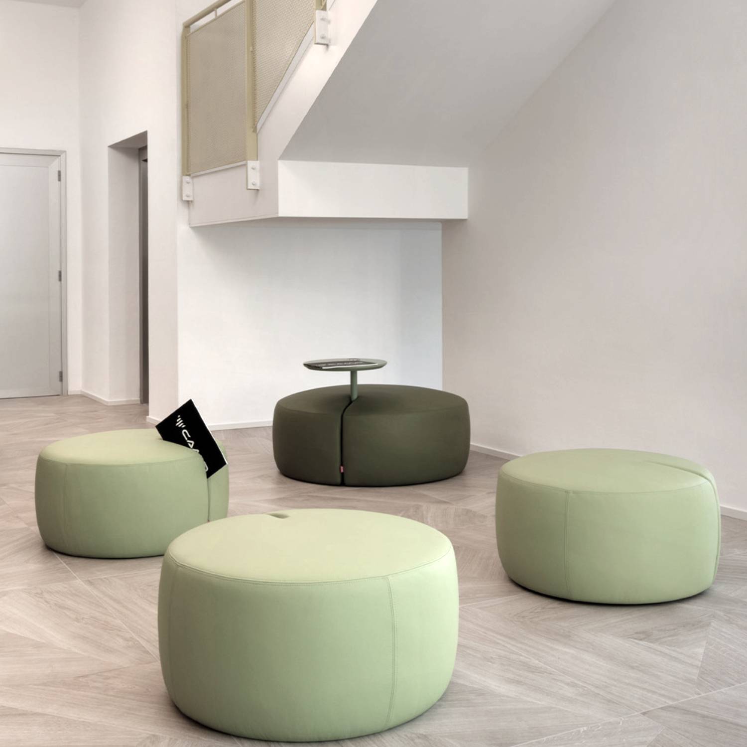 pouf rond avec tablette bureau