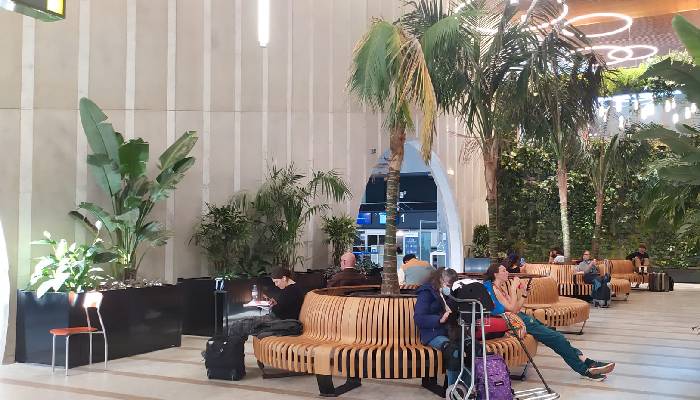amenagement design biophilique aeroport