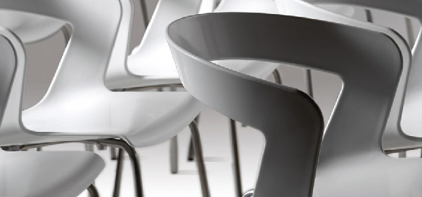 Fauteuil design Z en technopolymère – minimum 4 pièces – 55 cm