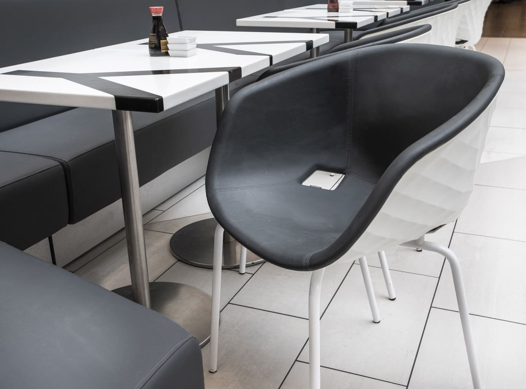 Fauteuil DIAMS tapissé avec coque gaufrée et pieds acier-10