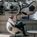 fauteuil lounge Telstar Durlast ballon de football noir et blanc