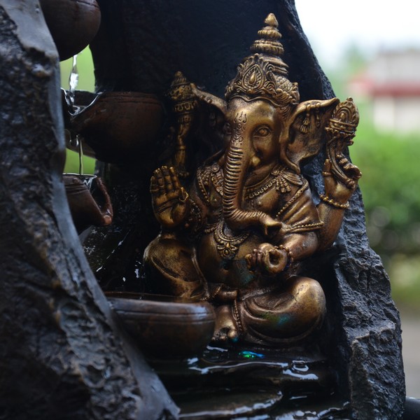 3.Magie-inde-vastu-feng-shui-richesse-energie-statue-ganesh-fontaine