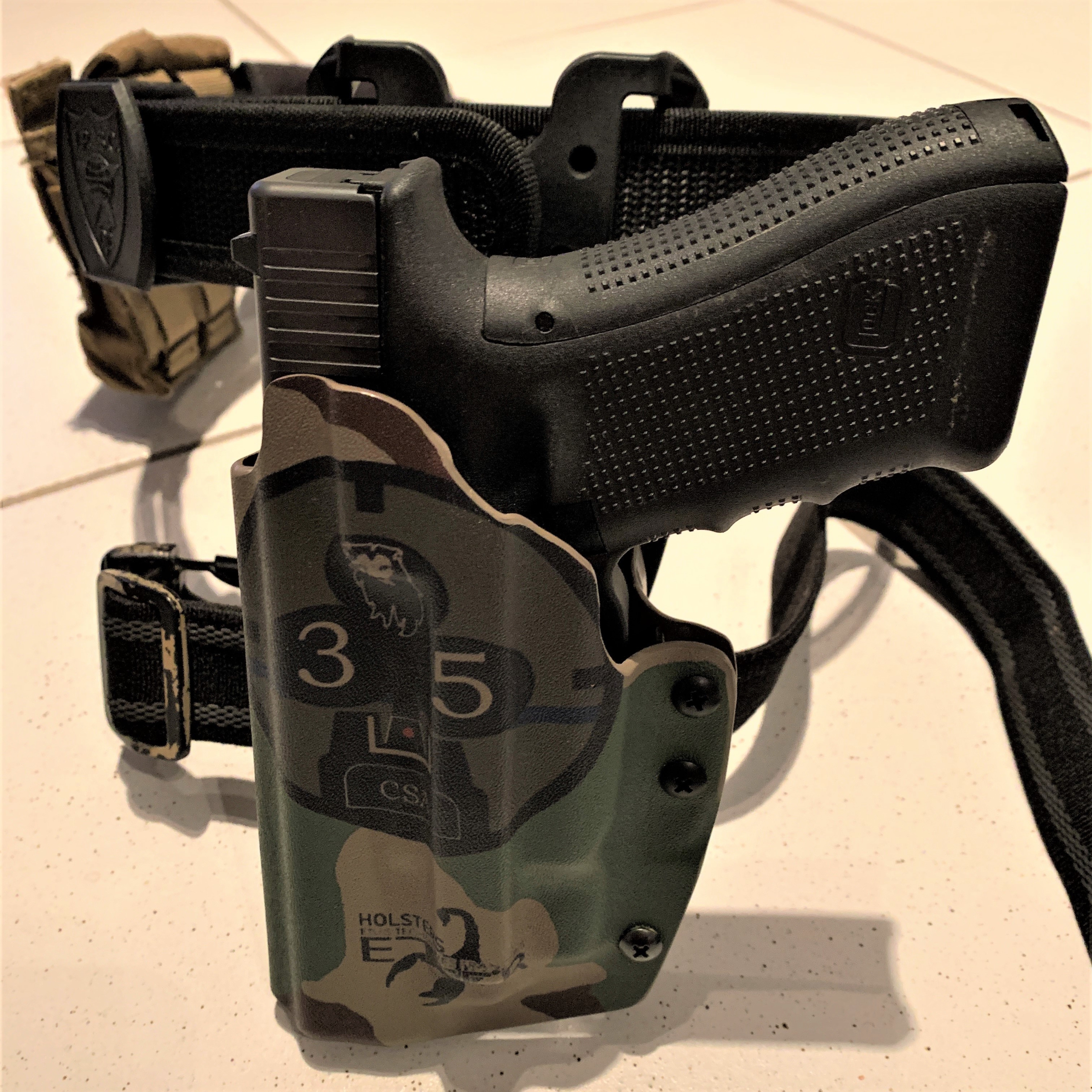 glock 17 camo centre europe lampe etfr kydex france camouflage francais olight pl mini valkyrie 2