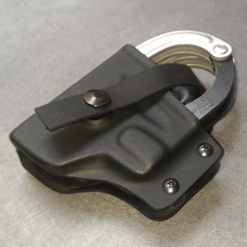 Etuis Techniques Français - Holsters Kydex professionnels - Porte menottes  custom réalisé par ETFr pour un policier, en Kydex et cuir  www.holster-etfr.com