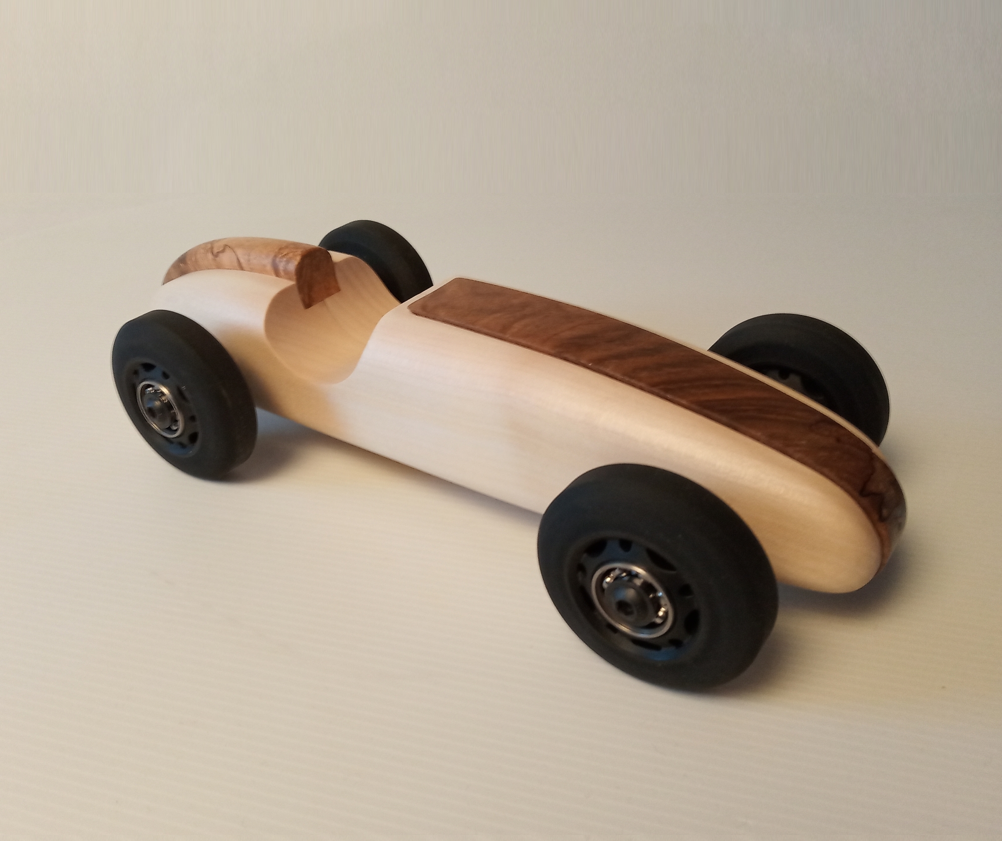 la Voiture en Bois de Rêves