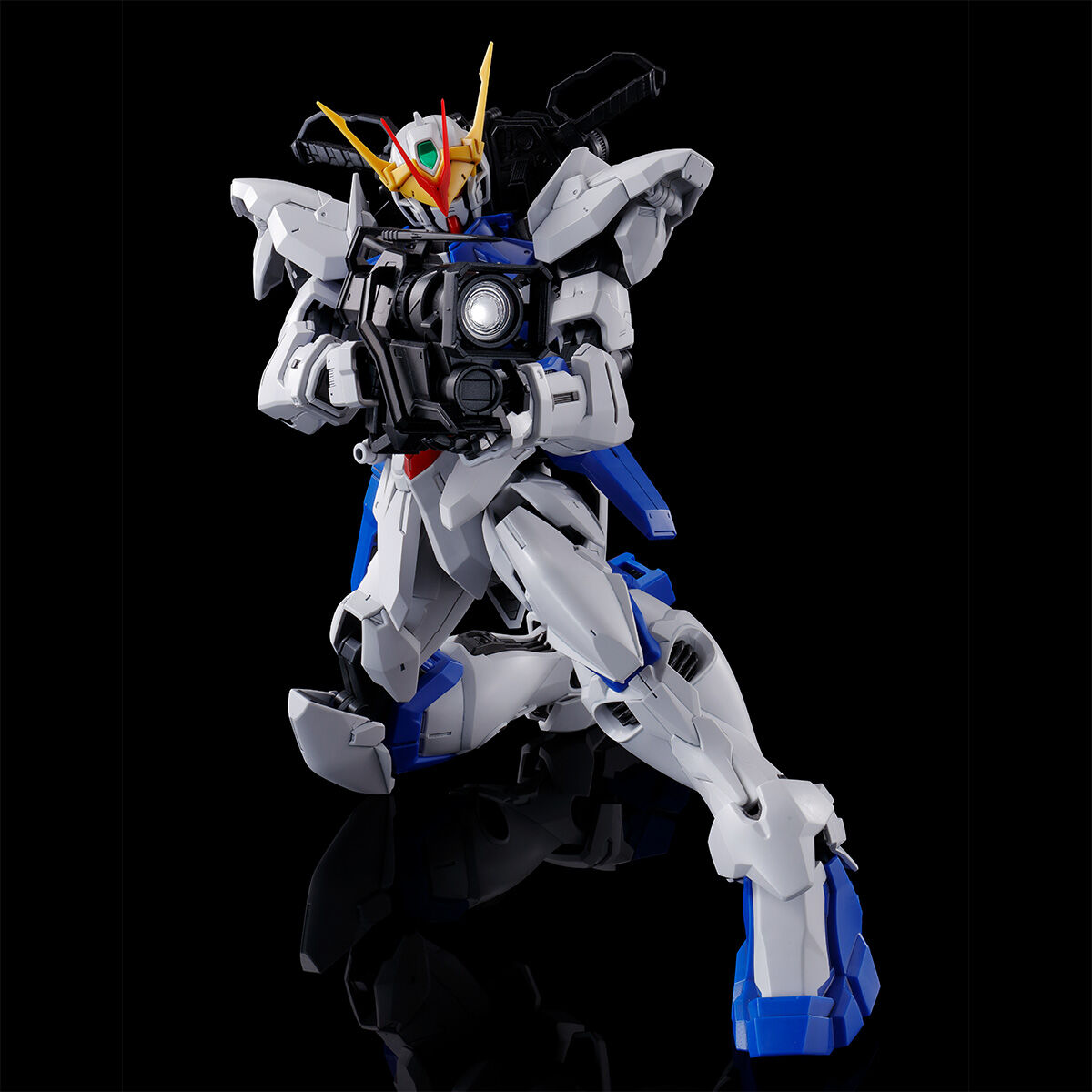 pb-mg-astray_out_frame_d-3