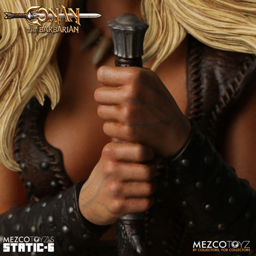 conan-statue-16-pvc-static-6-conan-the-barbarian-1982-63-cm-mezco-toys (11)