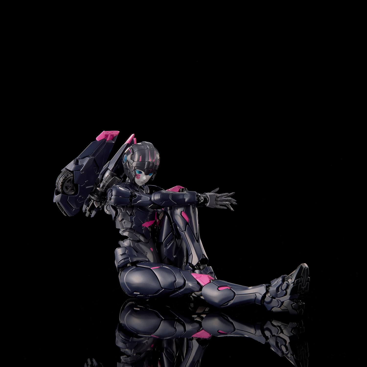 flame_toys-black_arcee-10