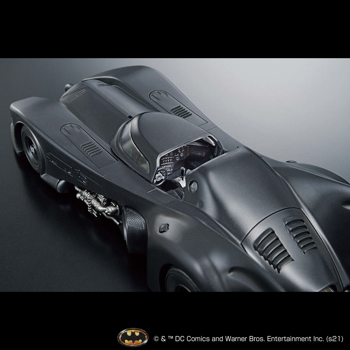 1-35-batmobile_batman_ver-8
