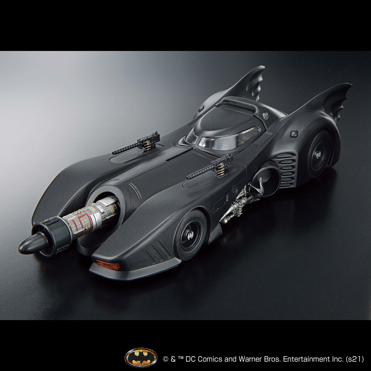 1-35-batmobile_batman_ver-5