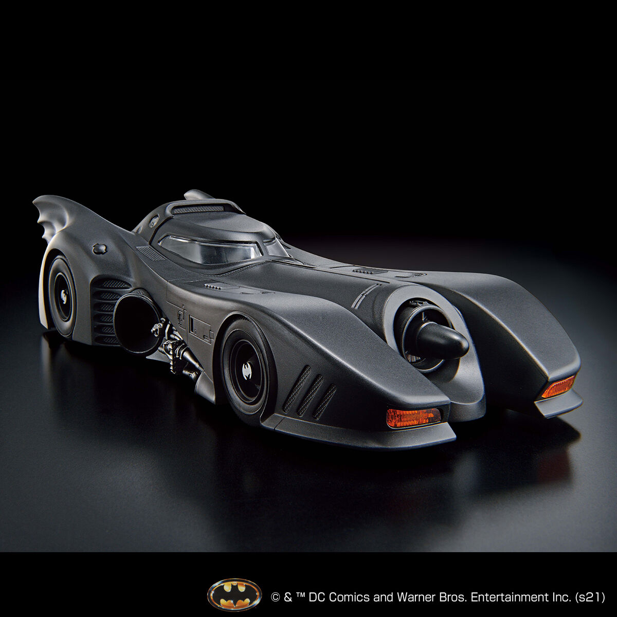 1-35-batmobile_batman_ver-4