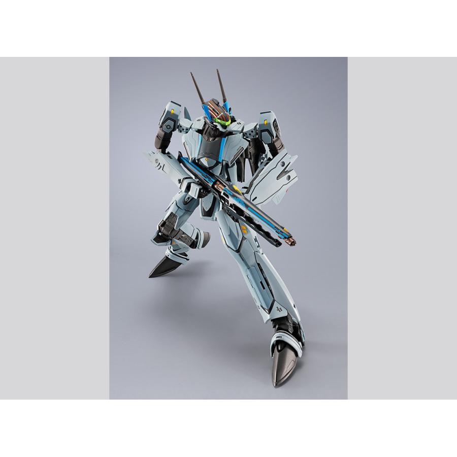 macross-topgun-maverick-figurine-vf-25-messiah-valkyrie-top-gun-maverick-ver-dx-chogokin (14)