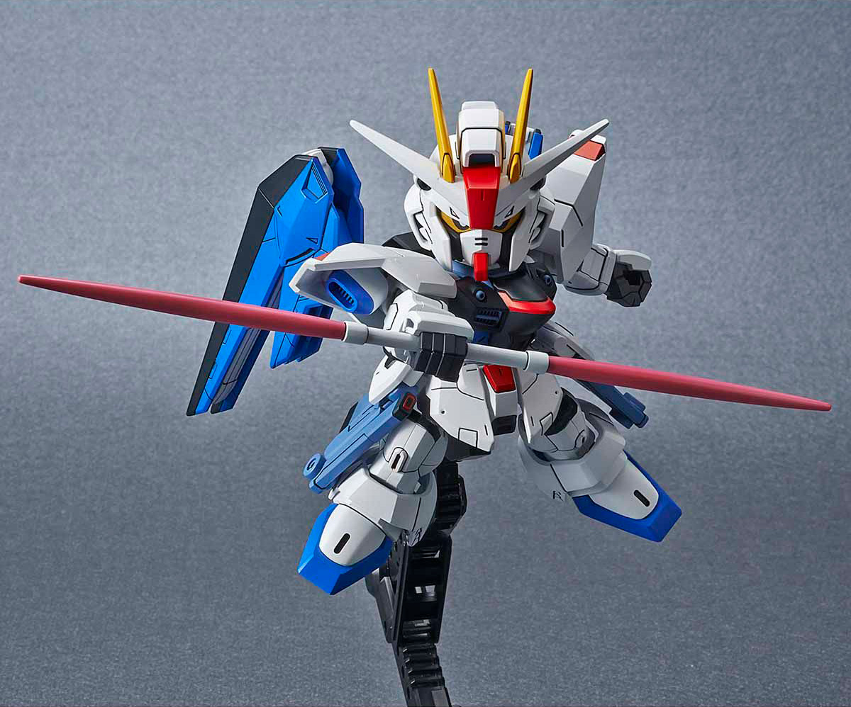 BANDAI GUNPLA Cross Silhouette Freedom Gundam e vue complementaire