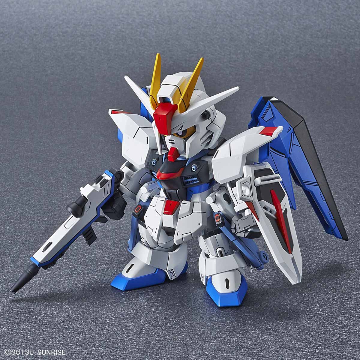 BANDAI GUNPLA Cross Silhouette Freedom Gundam c vue promotionnelle