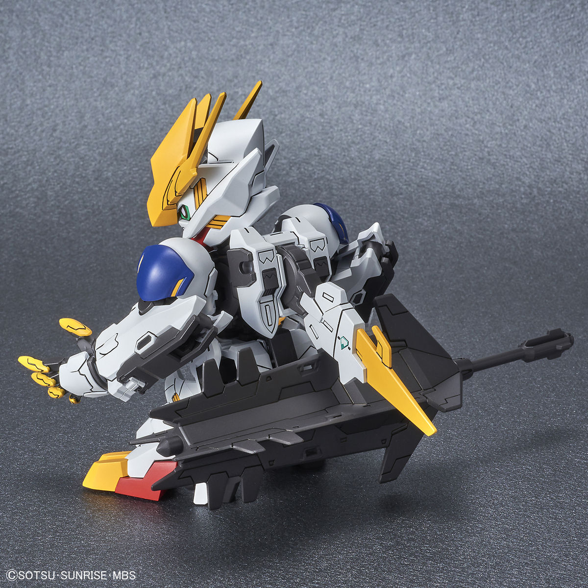 BANDAI GUNPLA Cross Silhouette Gundam Barbatos Lupus Rex d vue promotionnelle