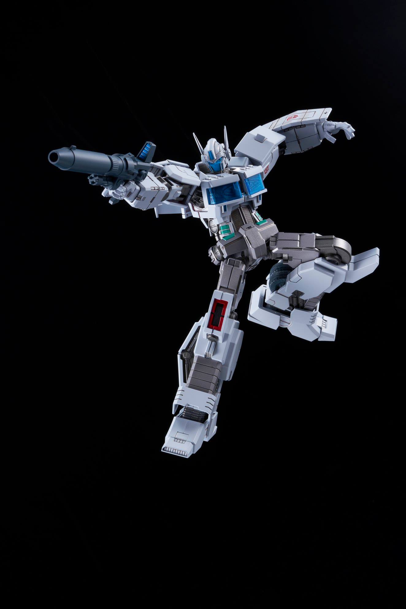 flame_toys-ultra_magnus_idw-10