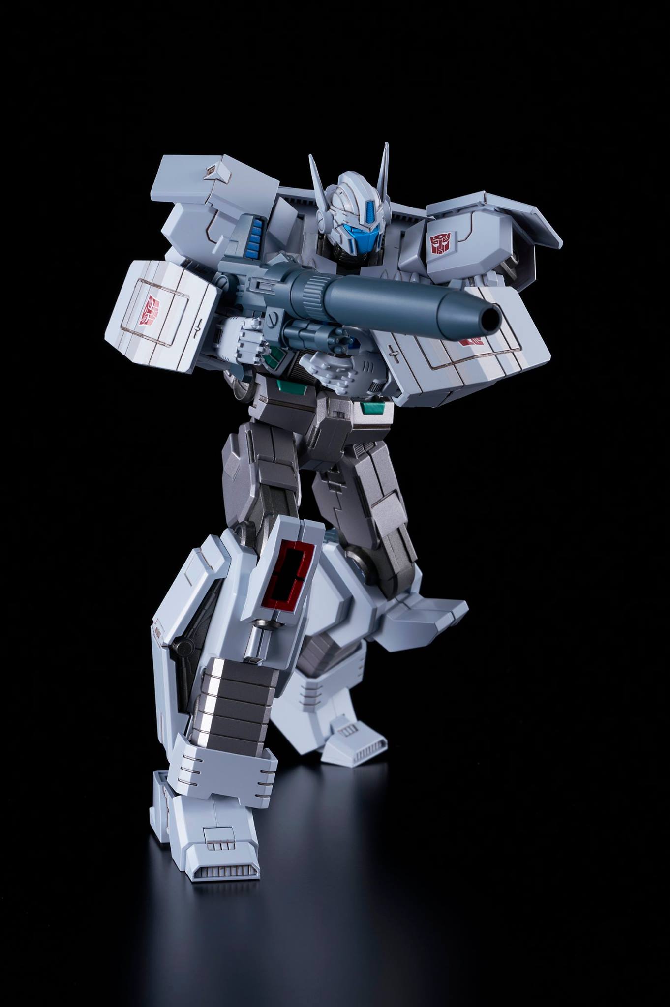 flame_toys-ultra_magnus_idw-6