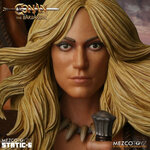 conan-statue-16-pvc-static-6-conan-the-barbarian-1982-63-cm-mezco-toys (5)