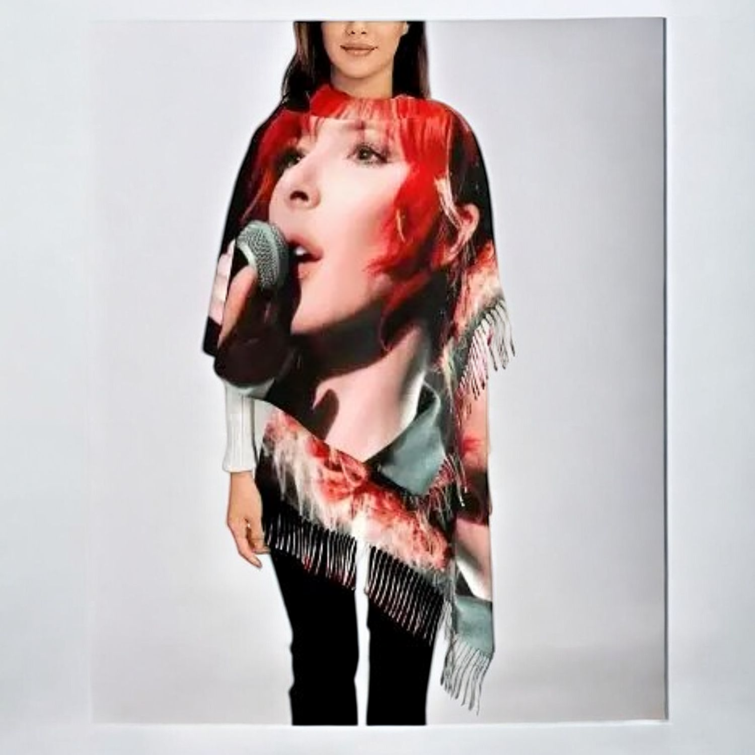 Poncho Mylène Farmer