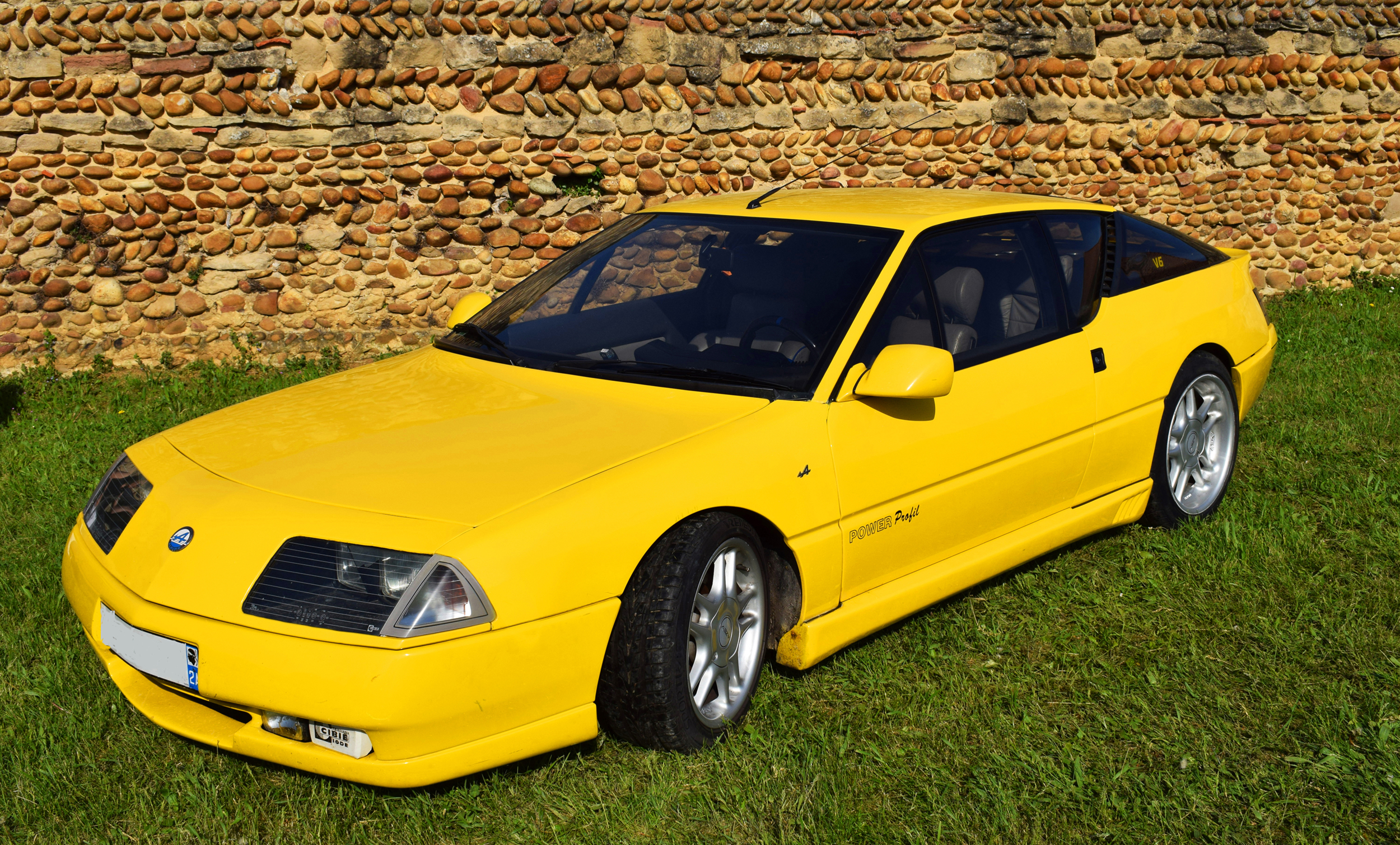 ALpine jaune 3000 pour photo site