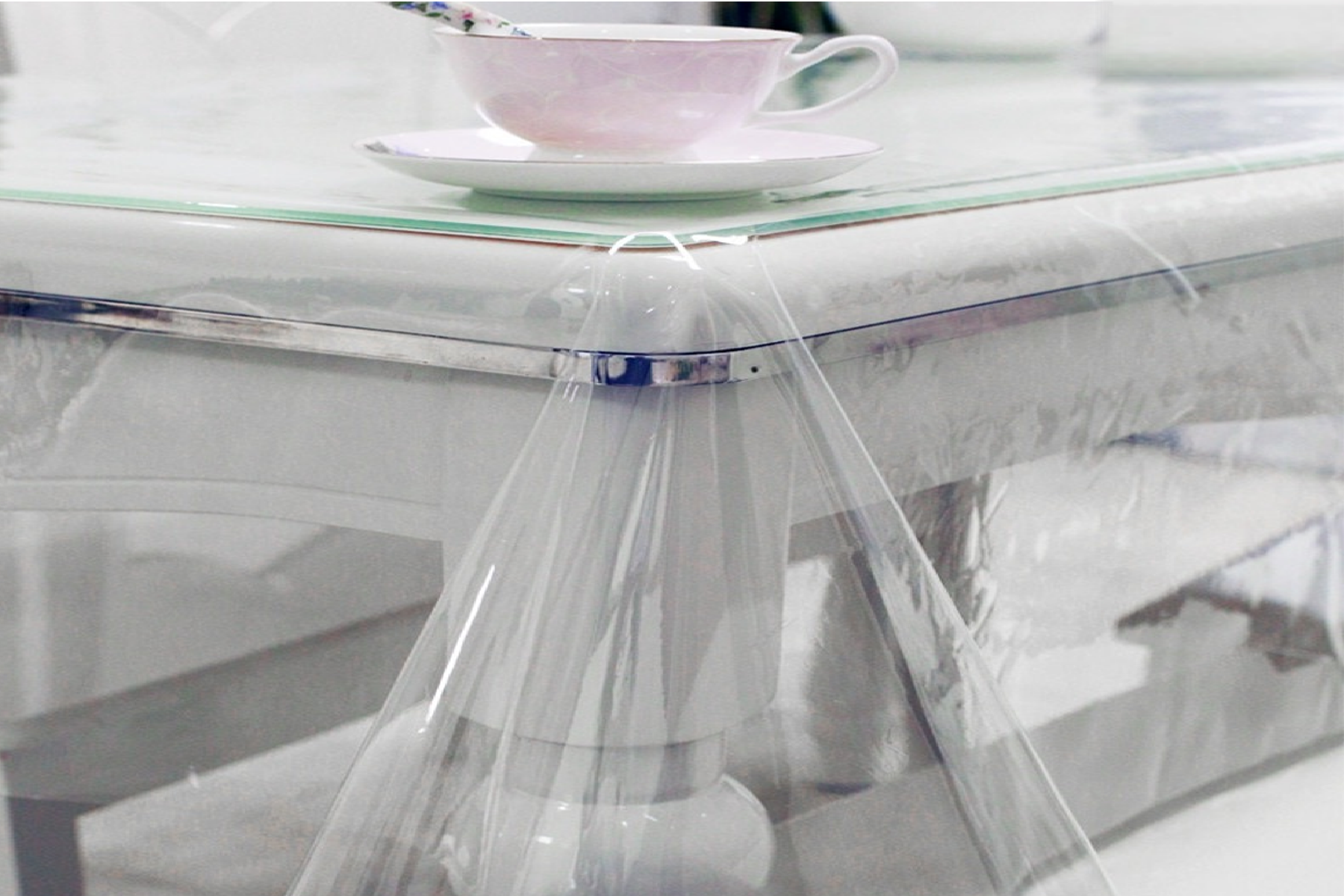 NOVOTEX - Toile Cirée Transparente Cristal 140 x 20 M Imprimé Papillon -  Nappe cristal ! Cette nappe est pratique et original avec un motif  -  Livraison gratuite dès 120€