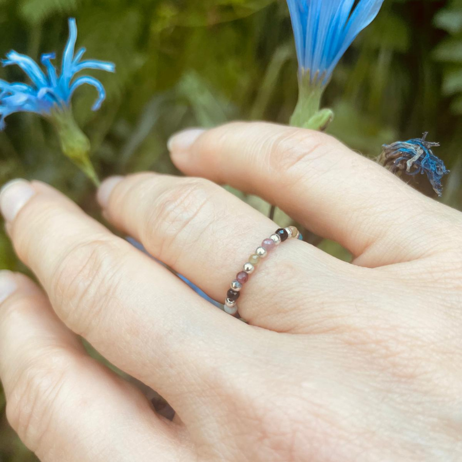 bague sur élastique pierres précieuses siane