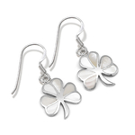 Boucles d'oreilles pendantes trèfle 3 feuilles nacre et argent