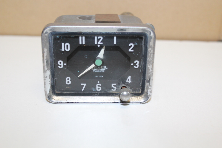 Auto des années 20, la B2 en horloge murale | AUTO HORLOGE # AUTO HORLOGE