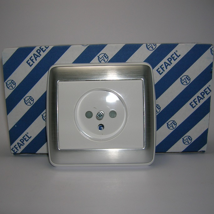 Prise de courant efapel sirius70 TBI