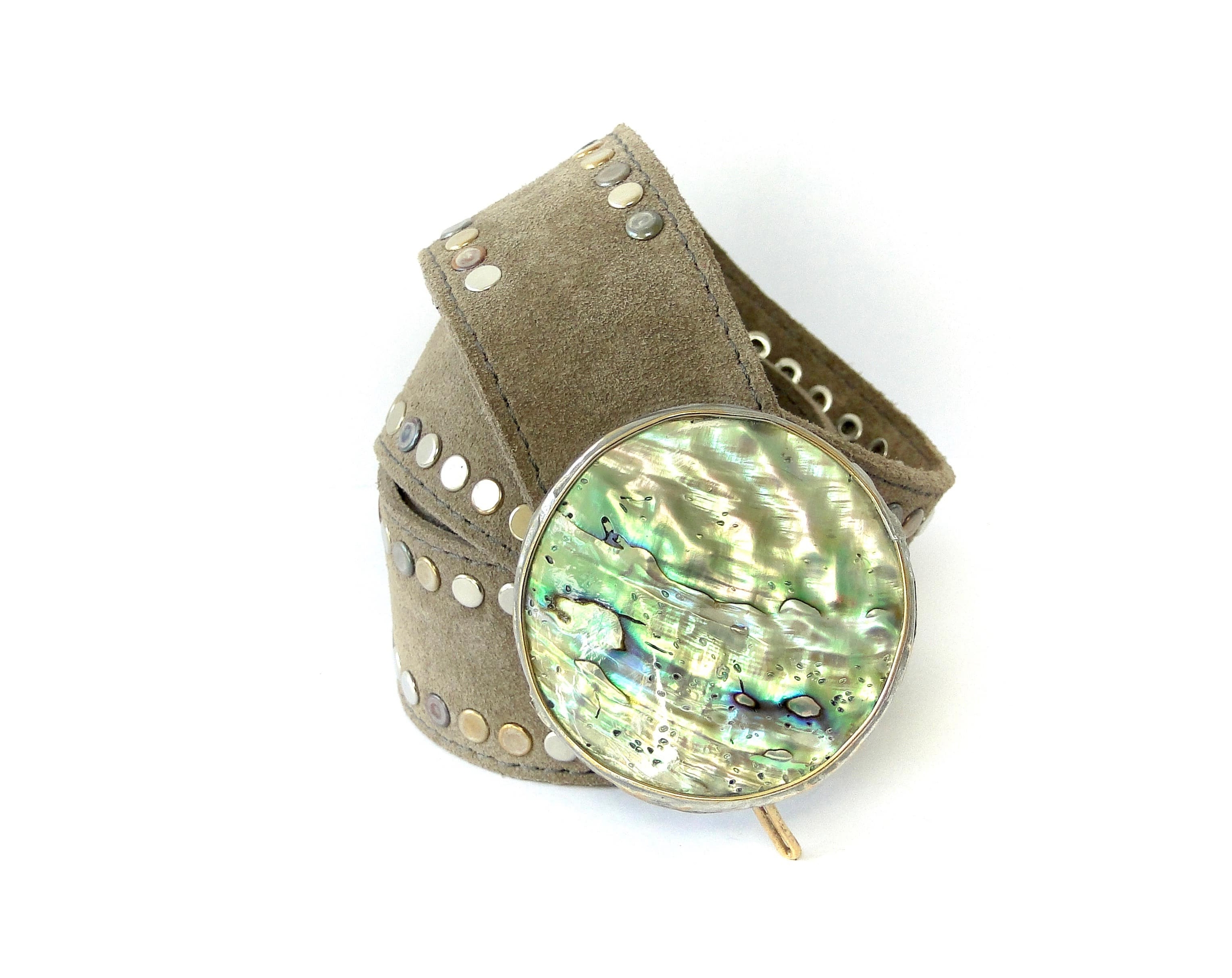 Ceinture cuir retourné sable boucle en nacre abalone Marie Lindien — BARRY SABLE