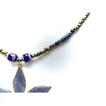 Collier Flower perles pierres naturelles pendentif fleur bleue métal doré Marie Lindien 3