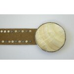 Détail boucle en nacre jaune ceinture SUNNY CAMEL Marie Lindien