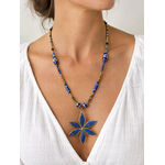Collier Flower perles pierres naturelles pendentif fleur bleue métal doré Marie Lindien 2