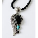 Collier Shilo perles naturelles pendentif onyx turquoise plume argenté Marie Lindien 4