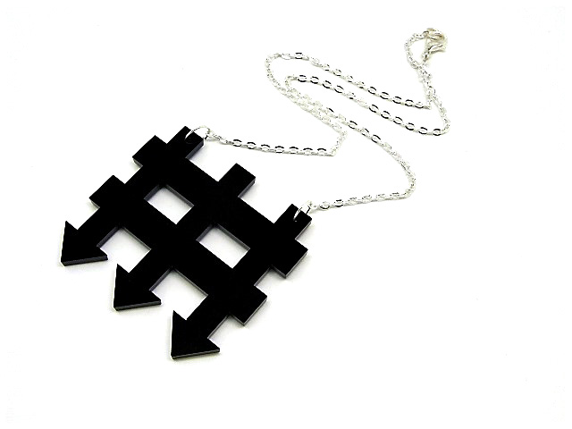 PORTCULLIS NECKLACE (5)