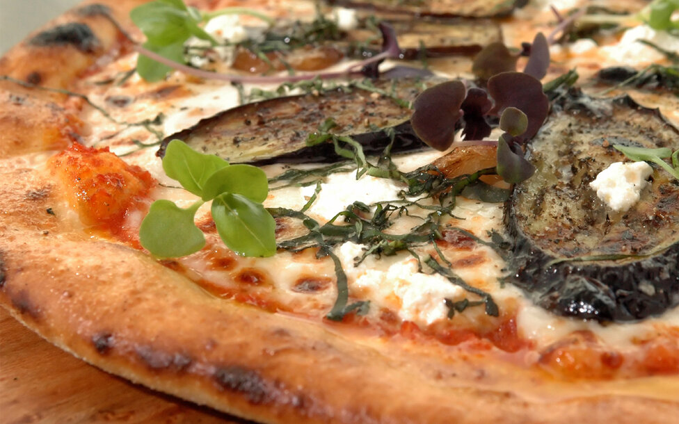 Pizza-mit-Auberginen-auberginen-pizza