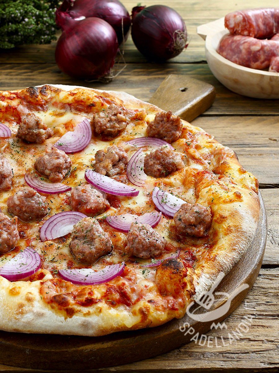 Pizza-salsiccia-e-cipolla_12387_-1